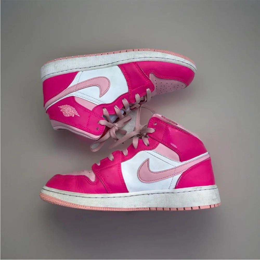 Nike Jordan 1 Mid Fierce Pink GS Youth Size 6.5 Sneakers